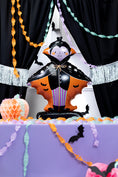 Bild in Galerie-Betrachter laden, Stehender Folienballon Dracula, 64x81 cm
