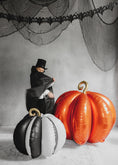 Bild in Galerie-Betrachter laden, XXL Stehender Folienballon 3D Kürbis, 90x90 cm
