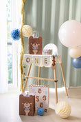 Bild in Galerie-Betrachter laden, Stuhlbanner und Krone Teddybär, 50x20.5 cm, mix
