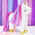 Bild in Galerie-Betrachter laden, Pinata „Einhorn“
